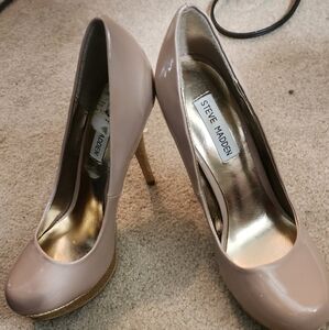 Steve Madden Nude pumps 6.5